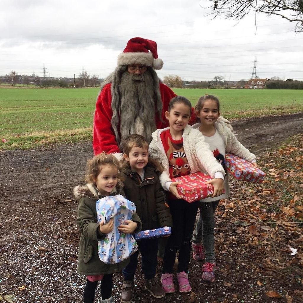 Marianne_Weekes's tweet image. Meeting Santa himself earlier today. #christmasiscoming #santa #meetingsanta #happykids #e… ift.tt/2hQfxTw