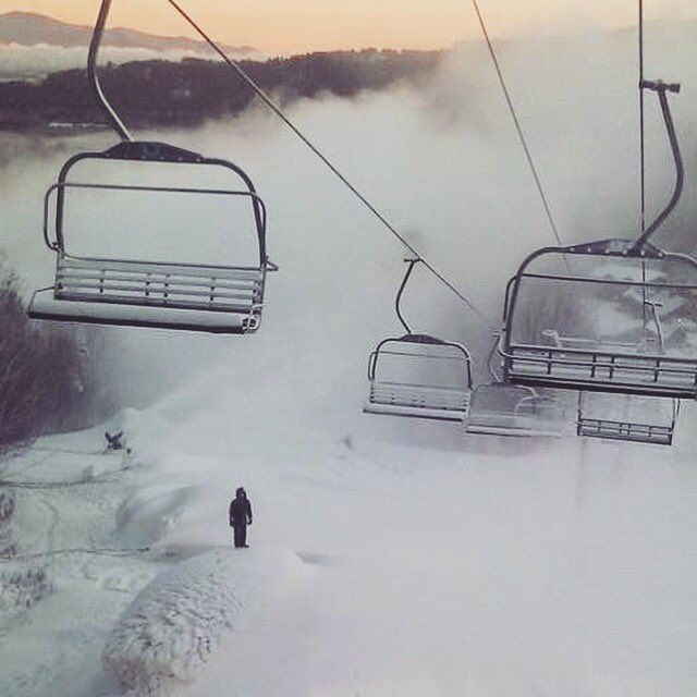 OSBE_HELMETS's tweet photo. Conditions are BEAUTIFUL @Gunstockmtn! Grab your #OSBEhelmets & #LetsGo! ⛷#SkiWithOSBE #OSBEUSA 📷: @Gunstockmtn https://t.co/0QgbJoRXLM