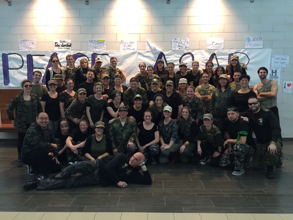 Bravo to the teachers of @JVSOS for another incredible performance #jvchristmas 😊🎄👍🏻🎶🎭⭐️