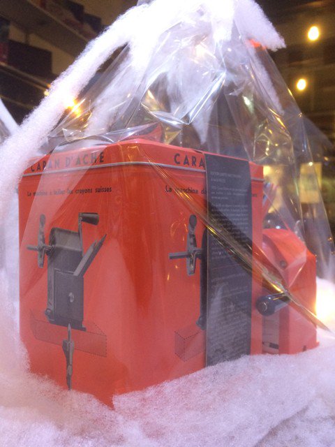 ArtShopLondon's tweet photo. La Machine - probably the best pencil sharpener in the world!
Merry Christmas and Happy New Year from The London Art Shop
#CarandAche #gift https://t.co/5f0h5GFzv3
