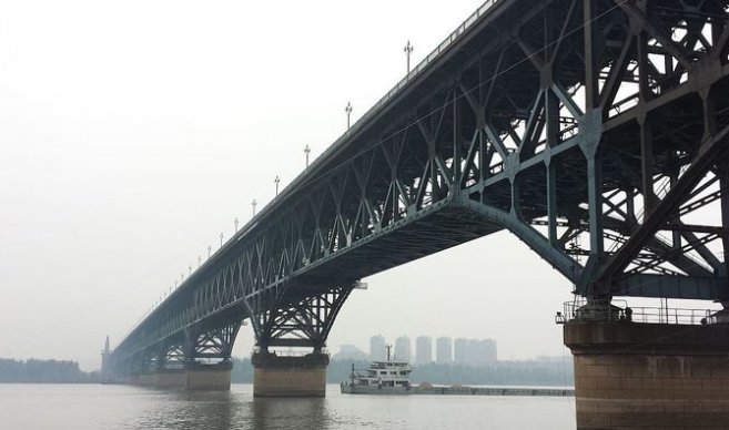 #ETC Soldados chinos construyen un puente sobre el río Yangtsé en 26 horas
ultimahora.com/c1050037.html