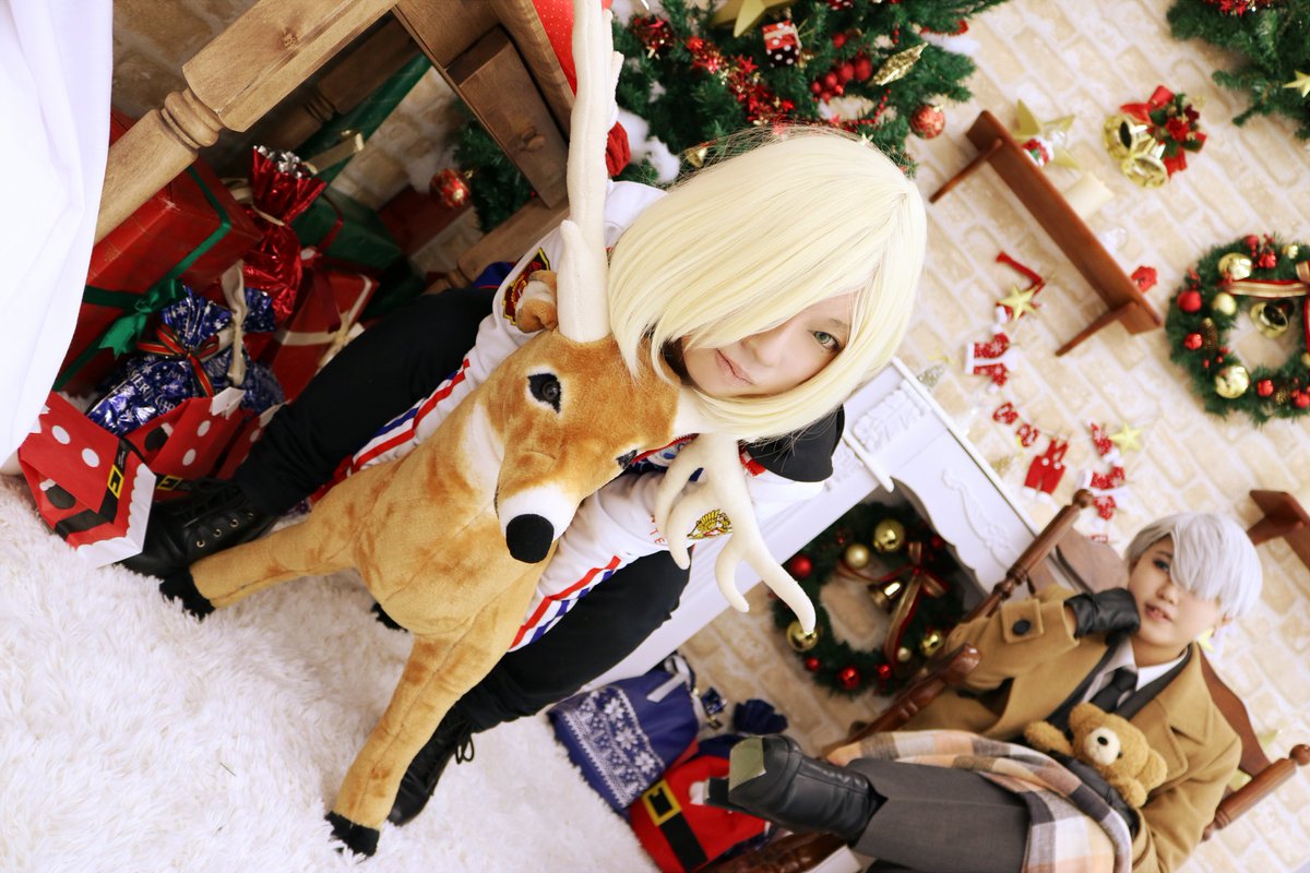 百合音 コスプレ ユーリ On Ice ロシアのクリスマスはよく知りませんが とにかくいつもの 札幌booty置いある鹿は好きです ヴィクトル ダムさん Damu Chi Photo あずにゃんさん Hialica T Co Faaxdcdjyf