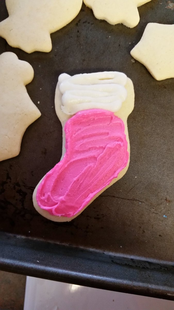 TonyPaintball's tweet image. Hey @Chris_Hawkey @CoryCove @MeatSauce1 my wife is making Christmas cookies. She decorated one special for @WCCORosen! #PinkSock