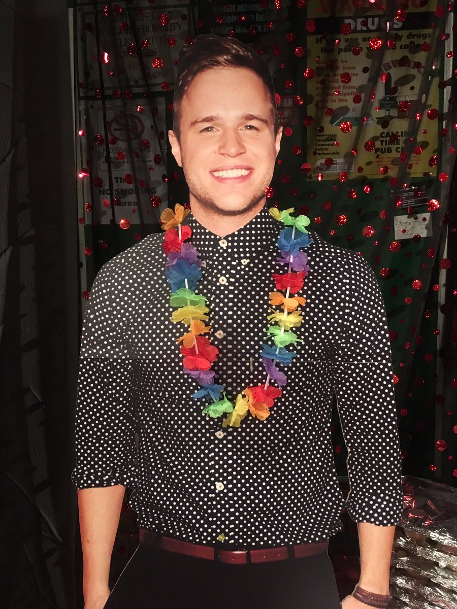 @ollyofficial please  can you wish Anna a happy 18th bday( your biggest fan) she doesn't know you're appearing at her party tonight LOL