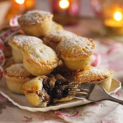 WoodsFS's tweet photo. #WoodsFS we have now donated over 6000 mince pies this Christmas to homeless shelters & Churches #FeedTheHomeless #christmasgooddeed https://t.co/RXw2FeUNzB