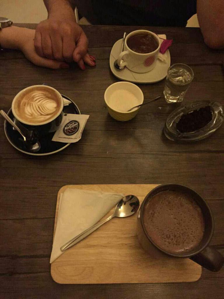 Kafihaaa's tweet photo. کافه گردی
با تو
در دی ماه
می چسبد عجیب

گور بابای هم��
استاد و درس و امتحان ...

👤 اميرحسين زاهدى 

@Kafihaaa https://t.co/aEkEWEOkTa