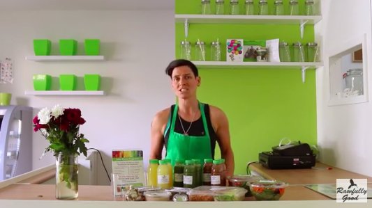 hivibenutrition's tweet photo. Thinking of beginning a #juiceprogram after the New Year? Then check out Claire's video talking about Raw Till Four! https://t.co/bI9oLayV9k https://t.co/CzD9z3Sk9w