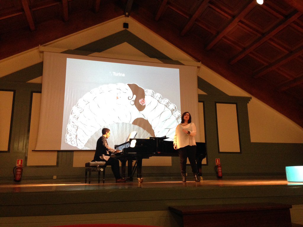 María y Adriano derrochan talento en su actuación musical en #ideasforva16 Increíbles!!