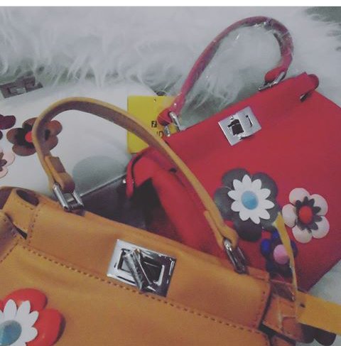 شنط #فندي  الصغيرة والانيقة متوفر بثلاث الوان 
ب 210