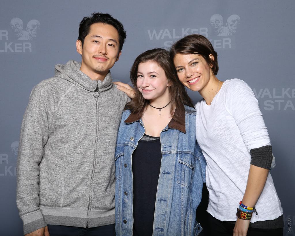 katelynnacon's tweet photo. Early Merry Christmas everyone!!! From my little twd family to yours.  #TWDFamily  @steveyeun @LaurenCohan https://t.co/4LqDviYeV8
