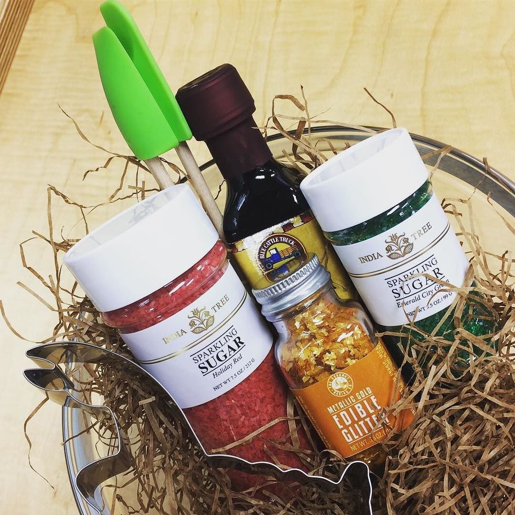 rpeal's tweet image. Have a #baker on your #christmaslist? How about the #LerouxKitchen bakers basket with #edi… ift.tt/2hQZwNk