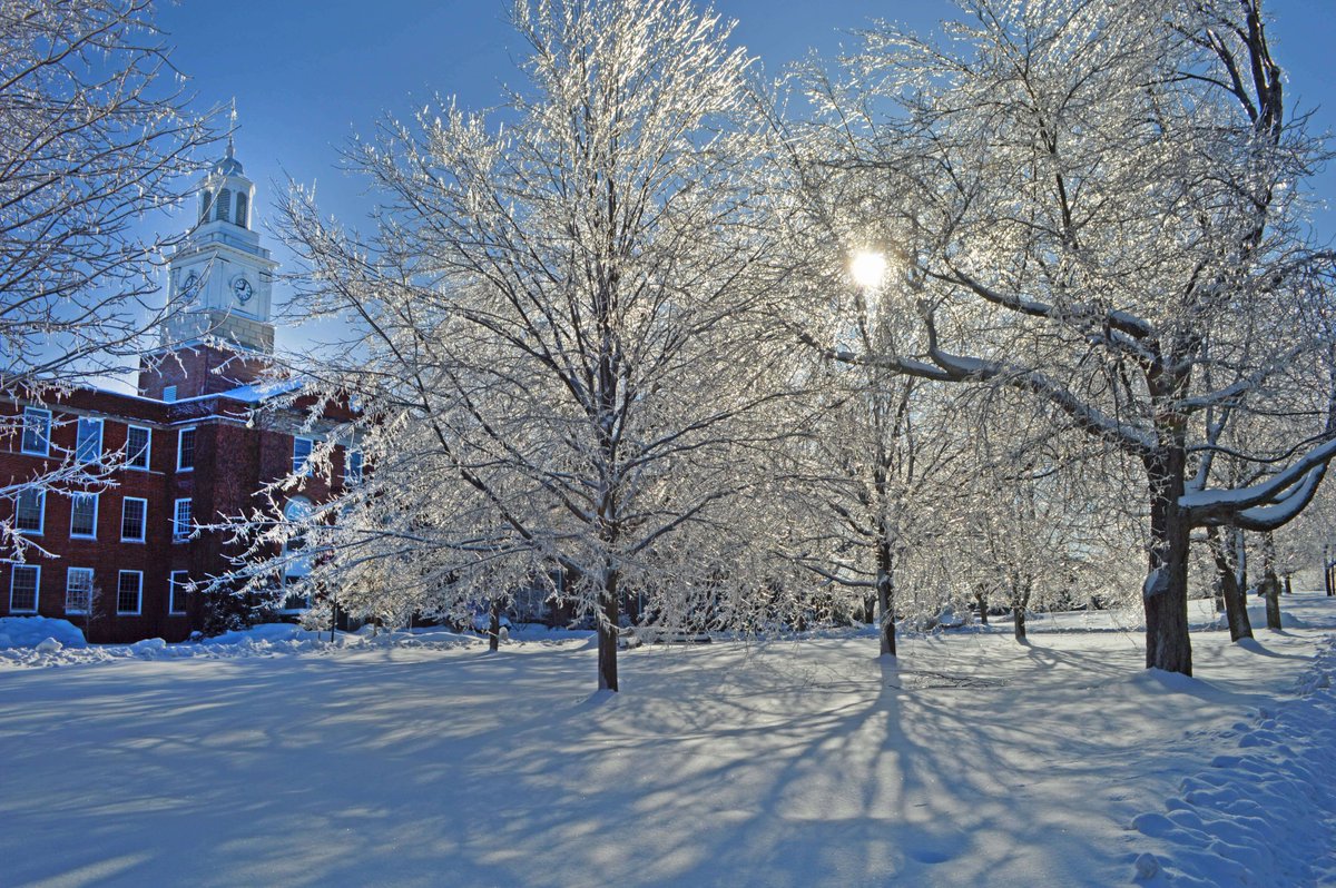 sunypotsdam1816's tweet photo. SUNY Potsdam would like to wish everyone the happiest of holidays! ❄️🌟#sunypotsdam #potsdamproud https://t.co/JLoxbMX2Dt