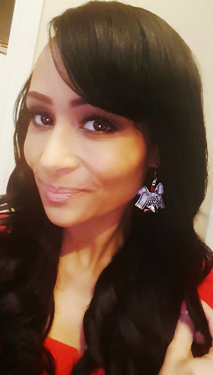 KatrinaPierson's tweet photo. I'll be wearing my #christmas bells on @megynkelly #KellyFile tonight! #MAGA #MerryChristmasEveryone https://t.co/x3U9ZesxzT
