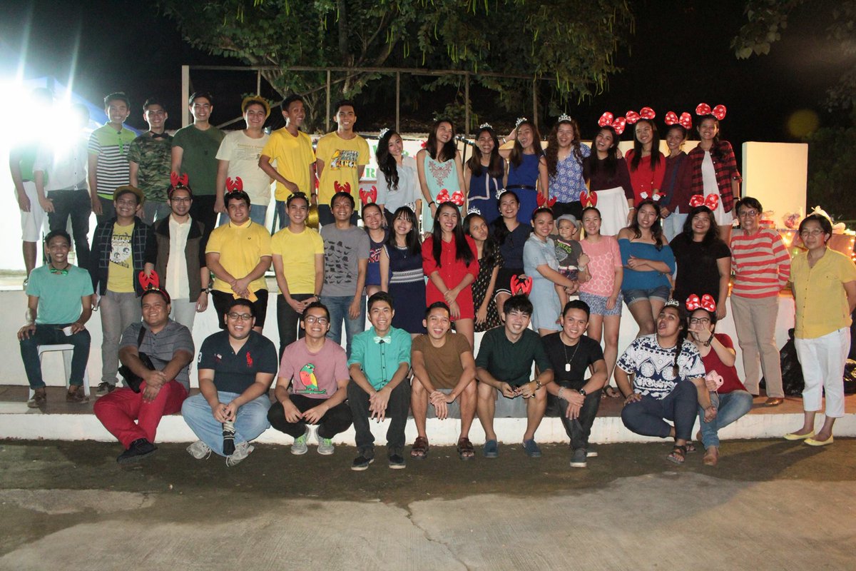 SpaghettiDb's tweet image. SERENATA FAM Christmas Party. #lateups