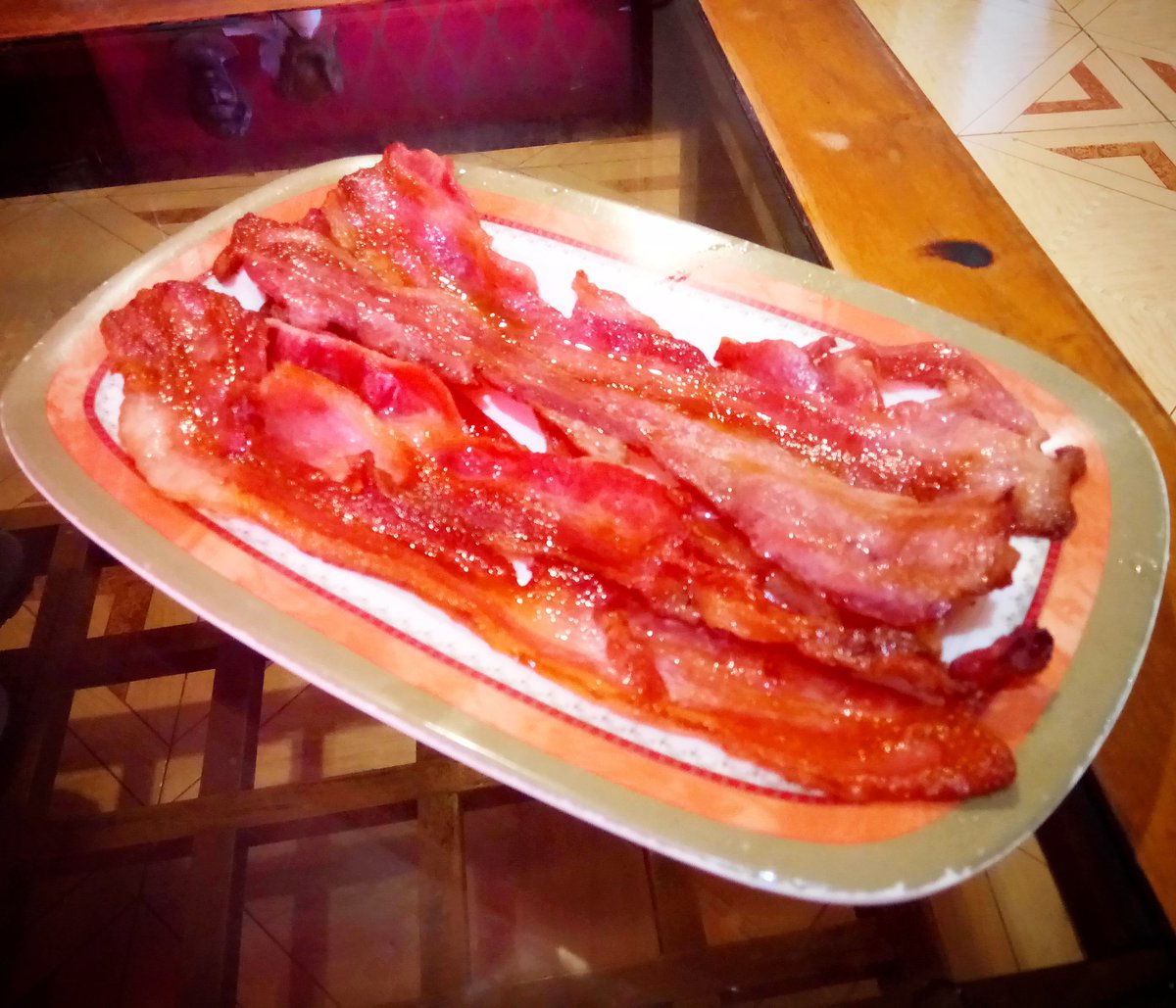 Oh bacon for breakfast, can't even find a fault! #OvenCooked #Bacon #MapleCured