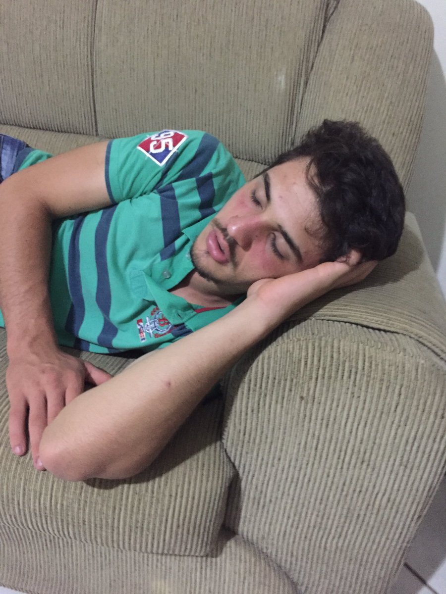 _lucasrossato's tweet photo. Schivo sendo uma filósofo #souumfã  @leuzim999 https://t.co/H2LwUIlbLS
