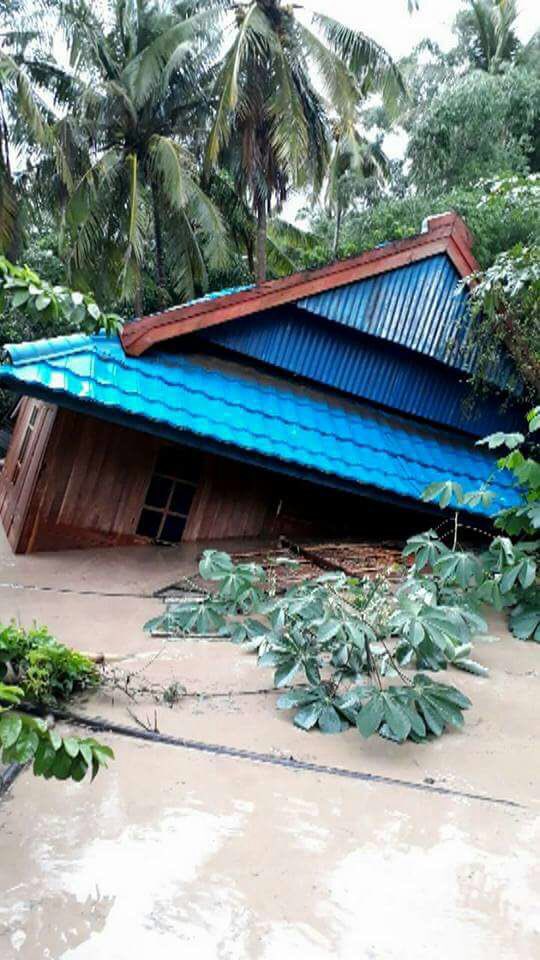 ZUL_Hasan's tweet photo. Mendoakan saudara2 kita di Bima, Semoga Allah berikan keselamatan, kesabaran &amp; kekuatan menghadapi musibah Banjir Bandang #DoaUntukBima https://t.co/FyzprtHeup