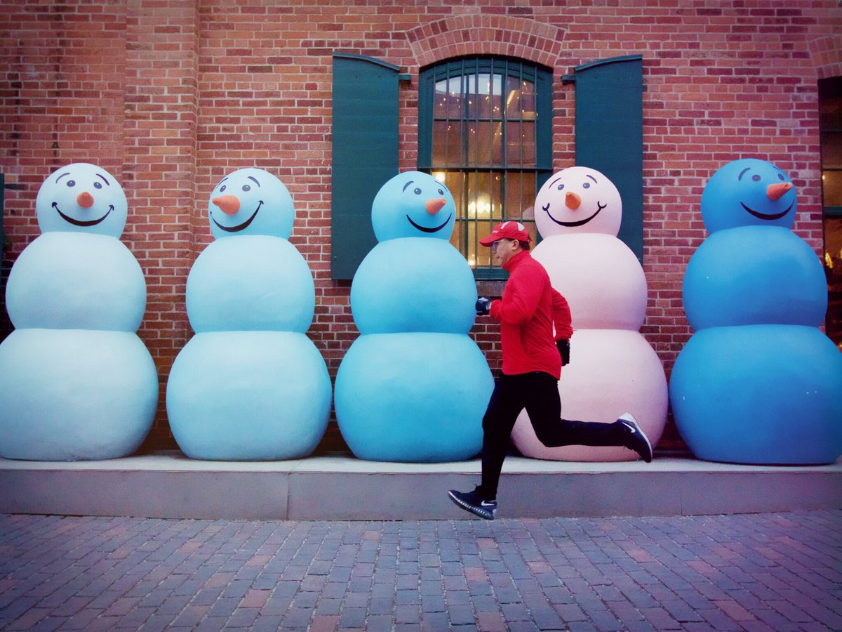 andrewchak's tweet image. Winter running feels less wintry with the #NikeShield running jacket. Great way to #giveabettergift via @SportChek bit.ly/2hhcDqk