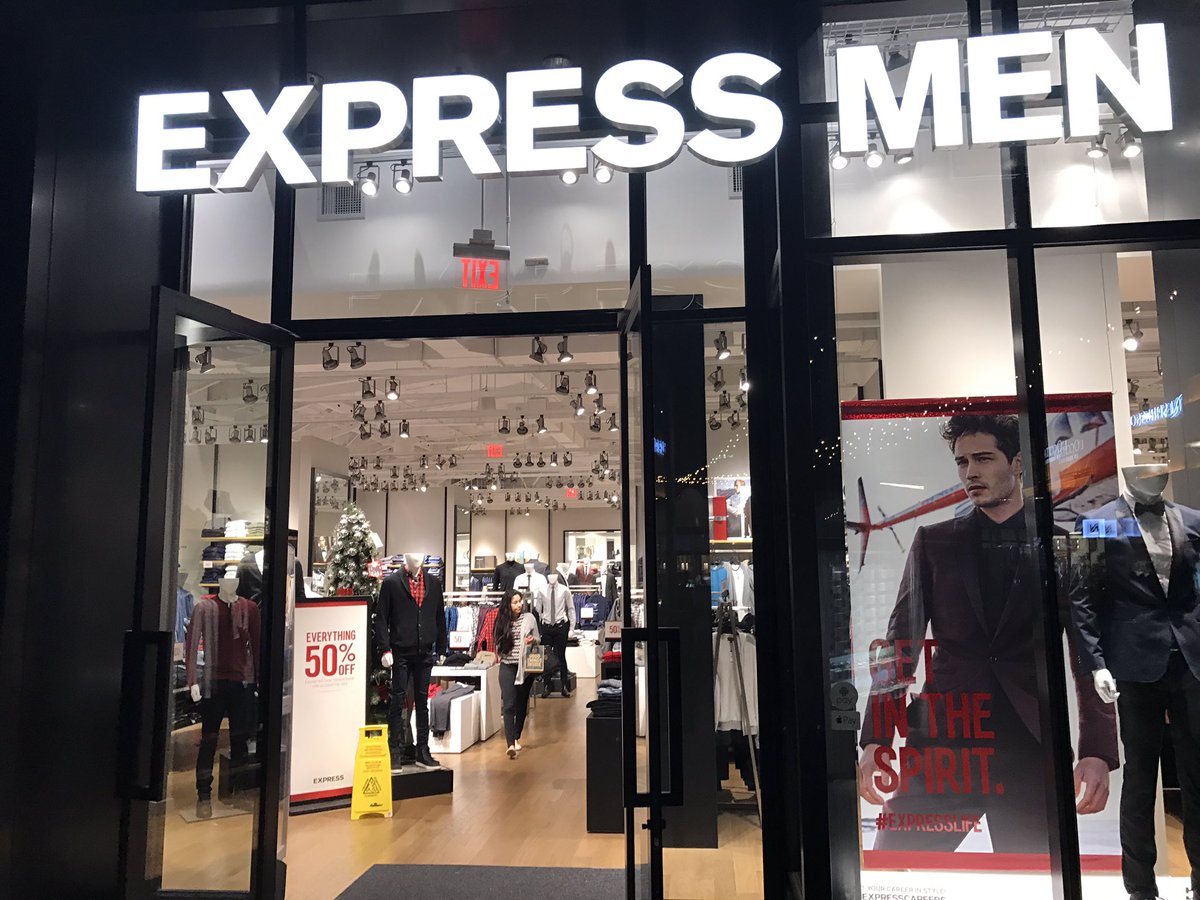 JeffMacke's tweet image. "Mall traffic" store specific. $EXPR 50% off, 90% empty. Like getting your pocket picked and ass kicked at the same time (bad) $GPS $CHS
