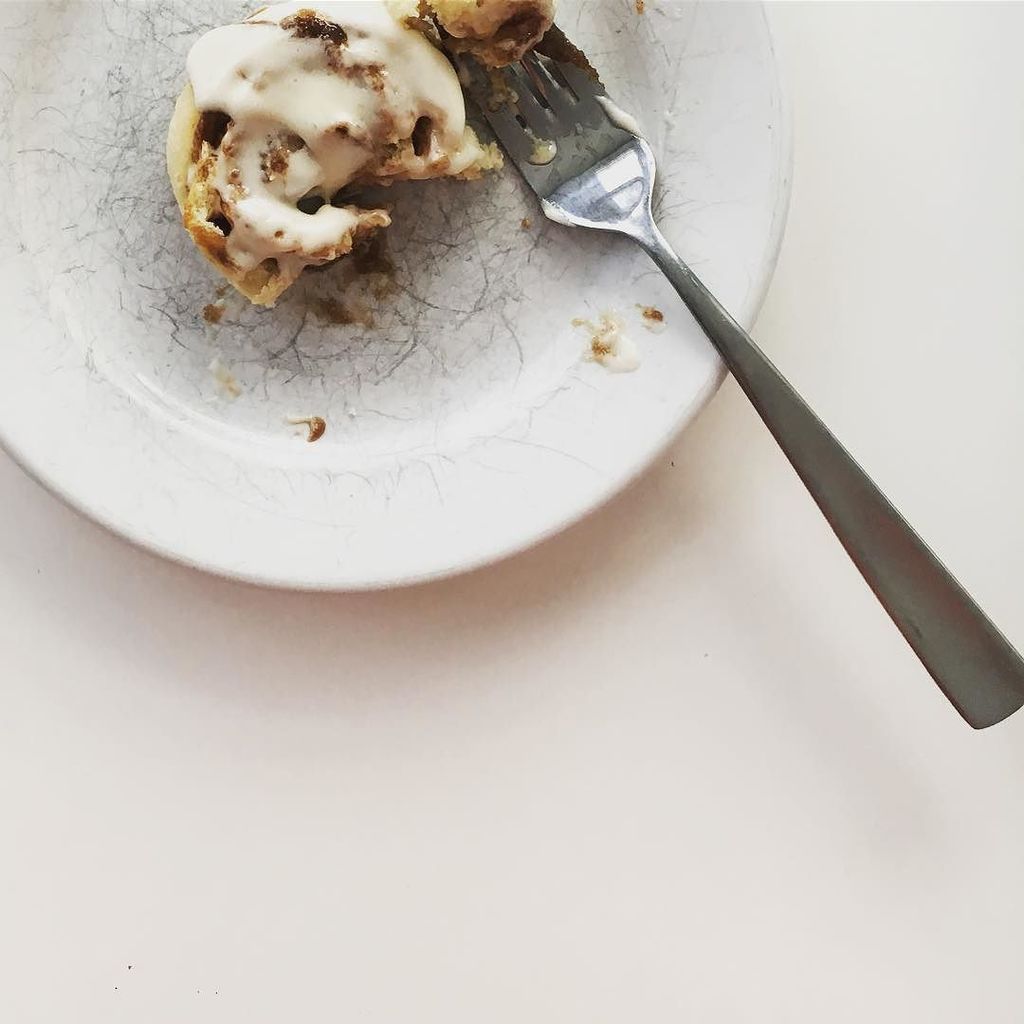 Cinnamon rolls: take two. These are to freaking die for you guys. Also, who wants to come … bit.ly/2i0XFDD