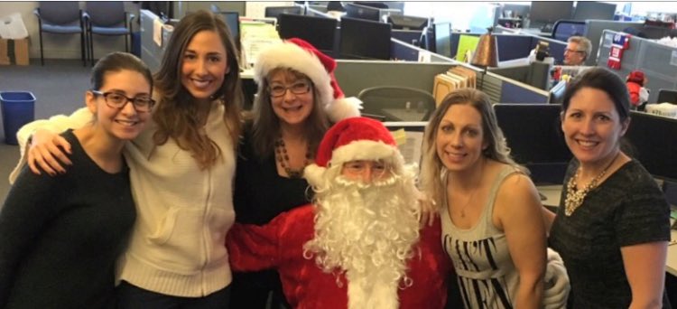kellarussell's tweet photo. Quick visit to @CNBC before the big day! π
π
π
#CNBCPrime #Santa #IKnowHim #ButReallyIDo #happyholidays https://t.co/UxI8vzL5v3