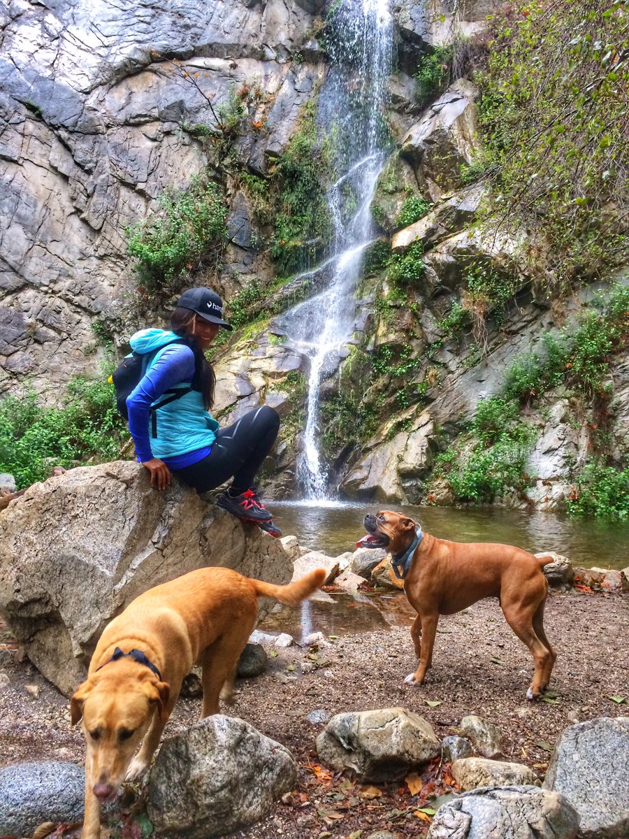 IrongirlNadia's tweet image. 13mi in the San Gabes with my boys. Happiness in nature. // #2xu #2xucompression #orangemud #handfulbra #sangabriels