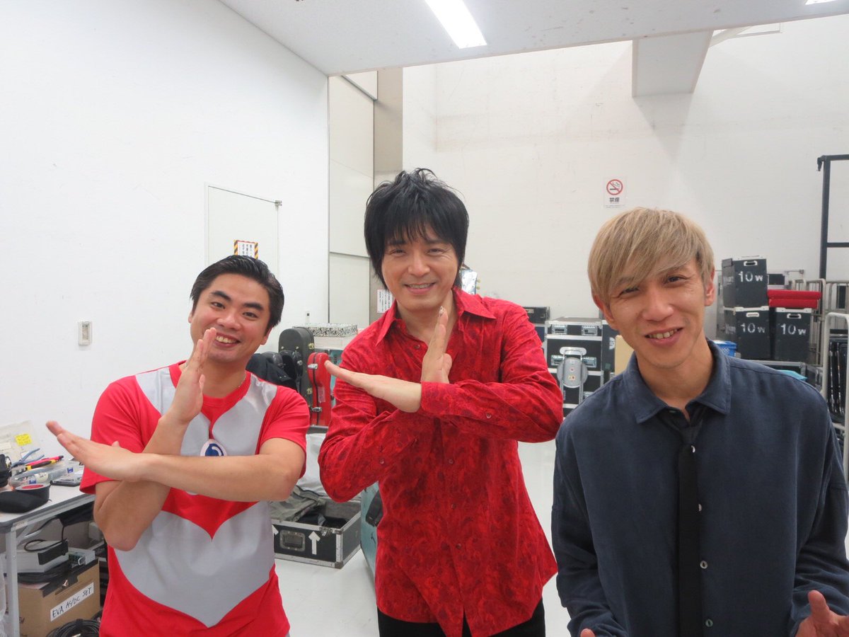 三浦拓也 Depapepe 今年の押尾コータローさんクリスマスライブでは 押尾さんからウルトラマングッズをいただきました そして早速ステージで着ましたw 嬉しいな O 三浦拓也 Depapepe 今年の押尾コータローさんクリスマスライブでは 押尾さんからウルトラマングッズをいただきました そして早速ステージで着ましたw 嬉しいな O