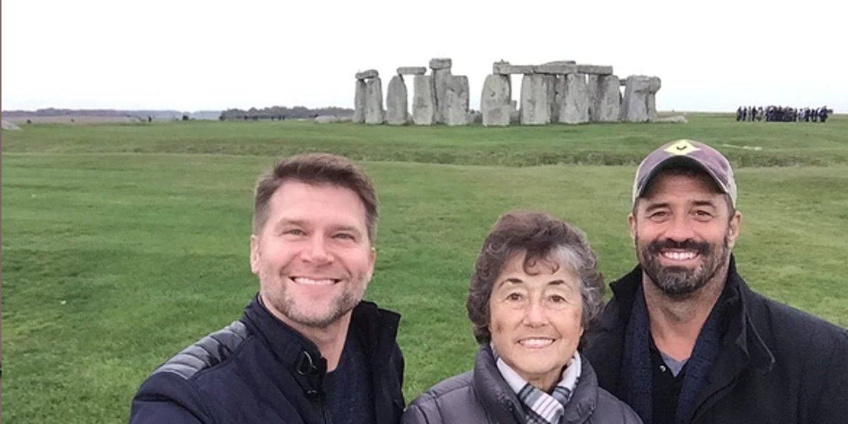 HuffPost tweet media