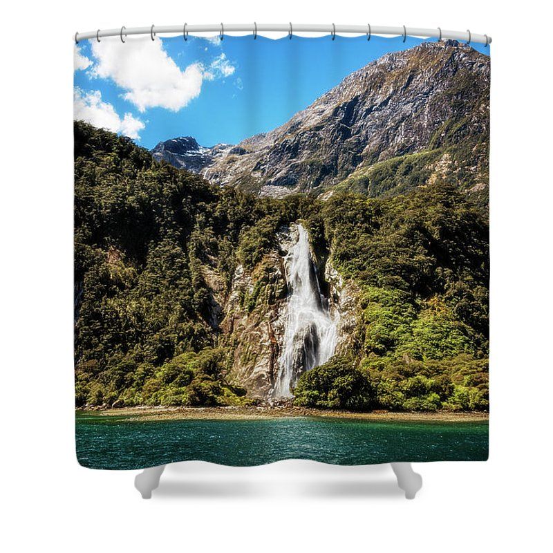 joancarroll's tweet photo. Bowen Falls Milford Sound New Zealand #showercurtain https://t.co/nCX9WVz7gE #milfordsound #newzealand #bowenfalls https://t.co/4vvmmxiRBr