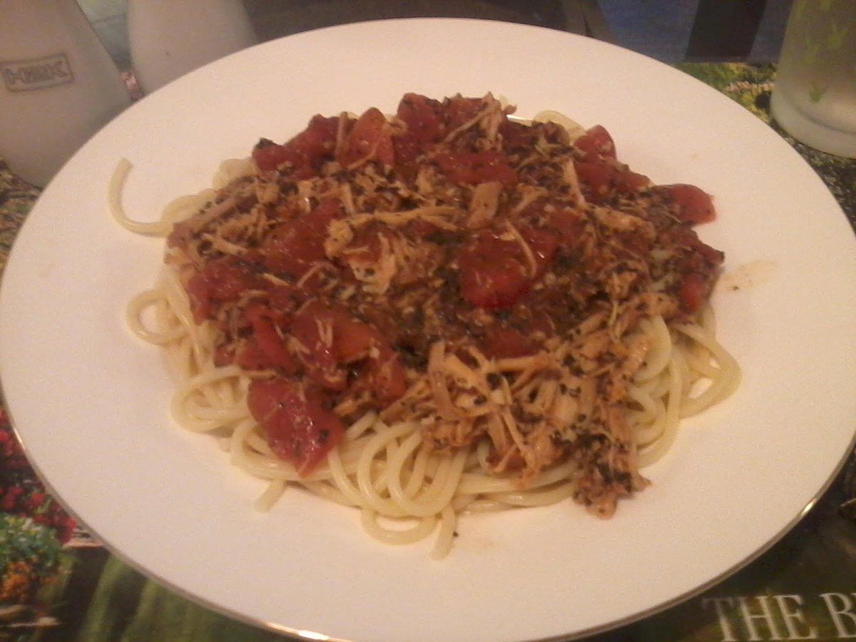 AilsaForshaw's tweet photo. Keep this up your sleeve for when u have a ton of #LeftoverTurkey Yum, I love Leftover #Turkey! #PassDaPasta #Recipe https://t.co/bV3SlZtklp https://t.co/cXqXeU1sbQ