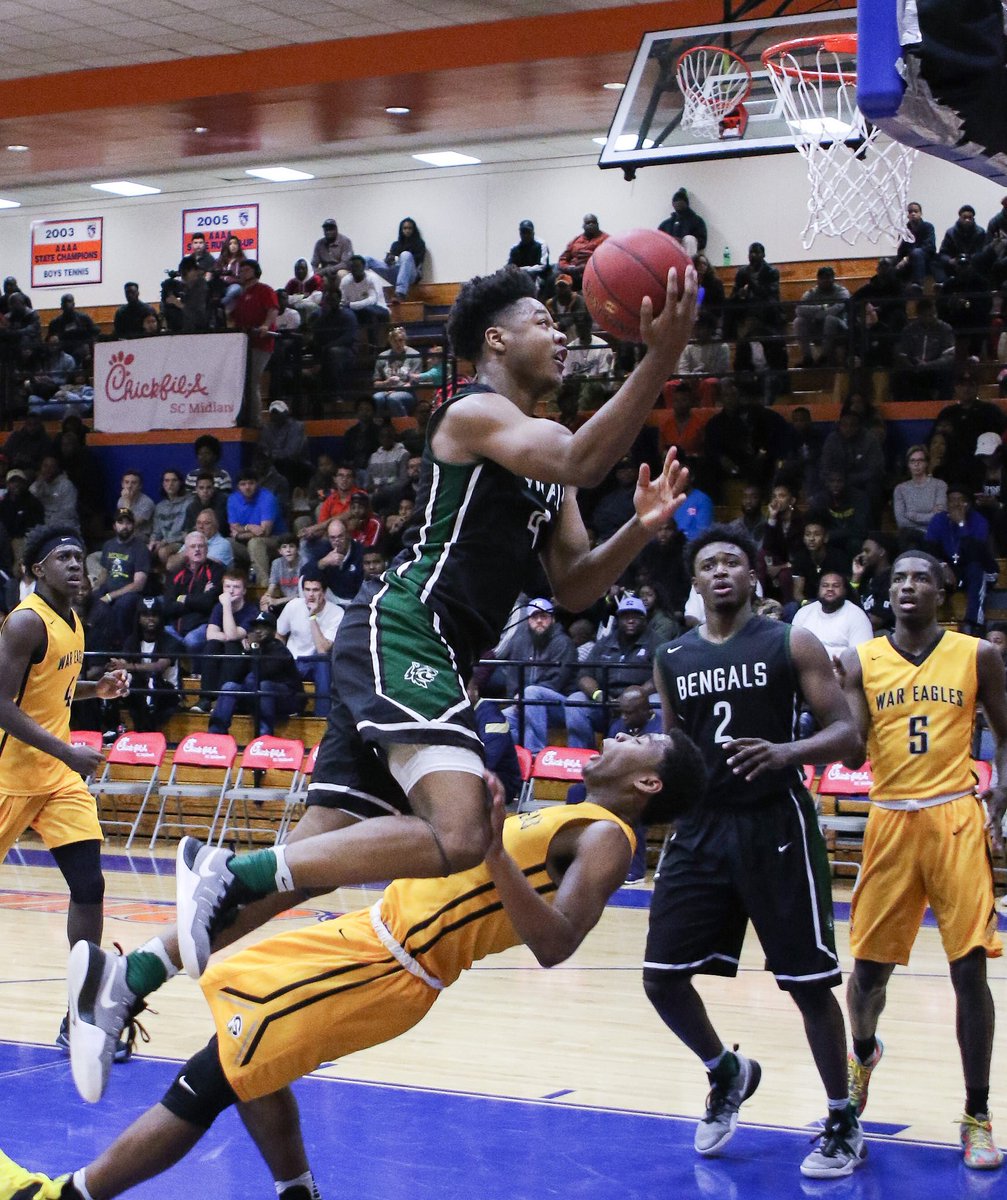 GoFlashWin's tweet photo. Gray Collegiate vs Greensboro Day PHOTO MEMEMORIES have just been added to https://t.co/EYyNVKFBwN on the Chick-fil-A Classic page. https://t.co/Qi5A8IRIEv