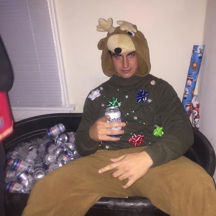 ShmackedUKY's tweet photo. When you realize Christmas is only 2 days away https://t.co/DAWipTsrML
