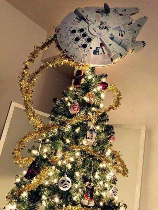 Piech42's tweet photo. Best. Christmas. Tree. EVER.

#StarWars #XmasTreeToppers @Burnt_Out_Darth https://t.co/HuqFehJTGE