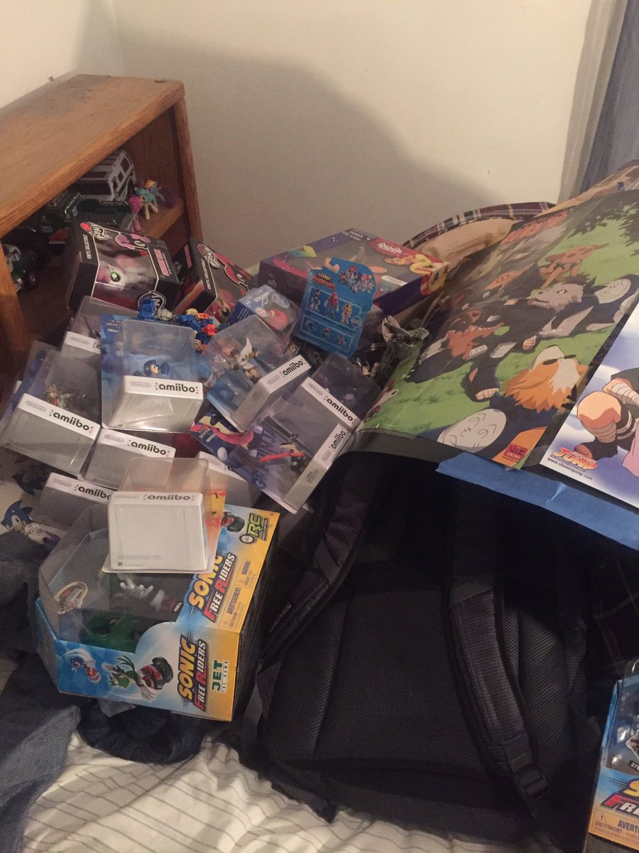 MalikKnux95's tweet photo. Ok I gotta sell some stuff #Toys #sonicboom #MLP https://t.co/nyCoCfkQJs