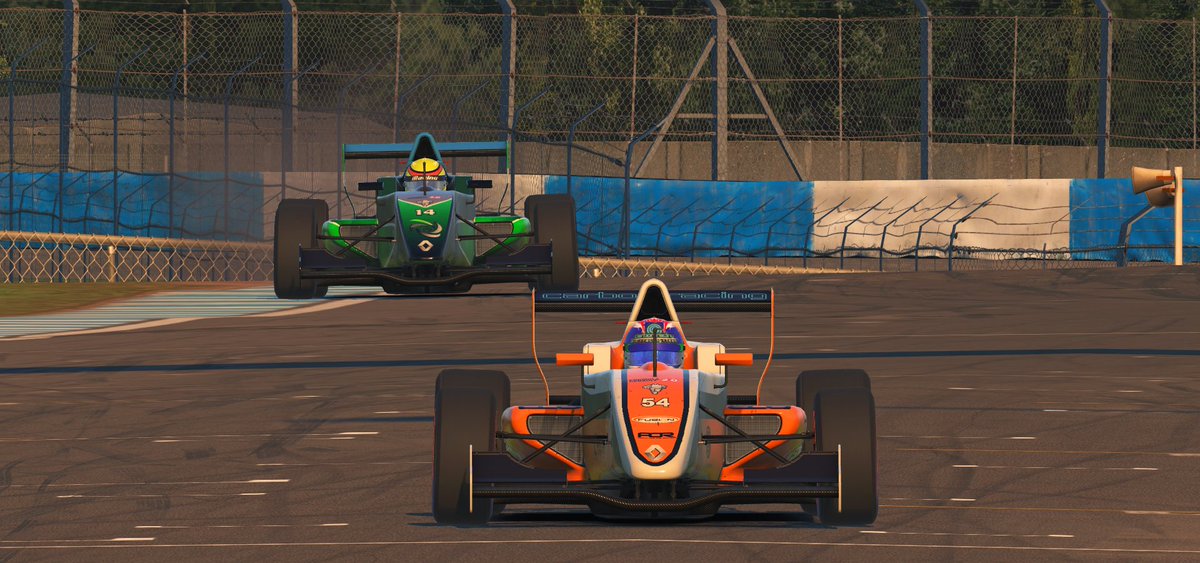 ApexOnRacing tweet picture