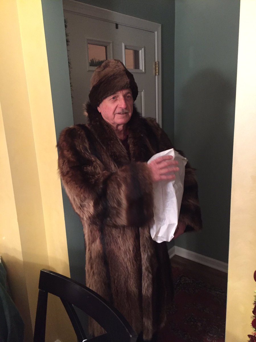 DrakeMeaney's tweet image. "Gotta be prepared for those Buffalo winters"
-Uncle Yo walking into Grandma's house