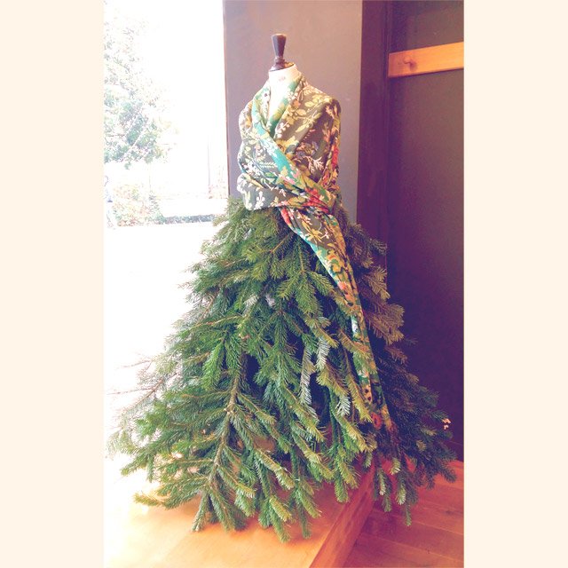 EPICE DESIGN — Merry Christmas with Epice Bouquet 2 —  #epice #epicedesign #scarf #christmas