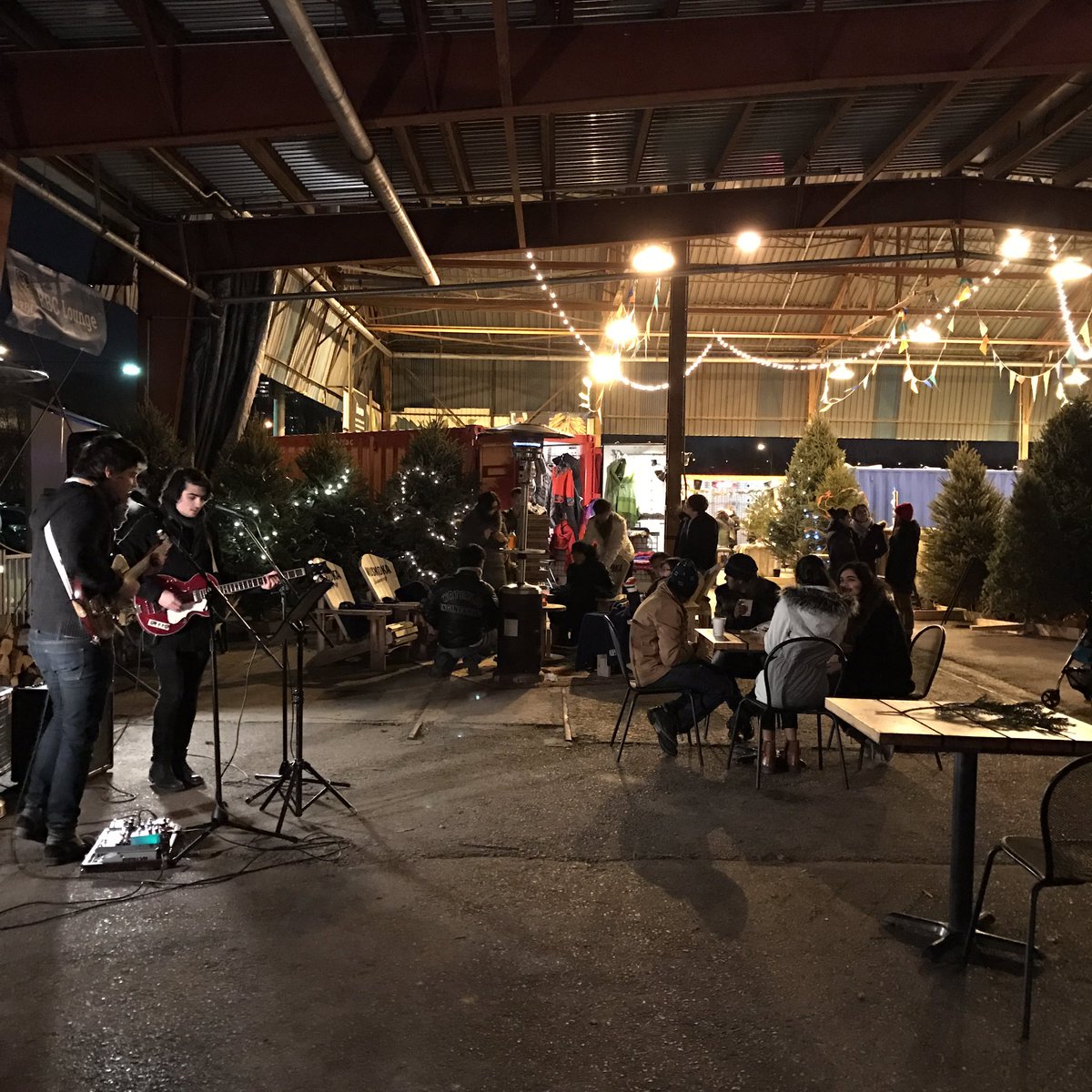 riverdalerca's tweet image. Evergreen's Winter Village continues through the holiday break! #Wintervillageto #foodieTO