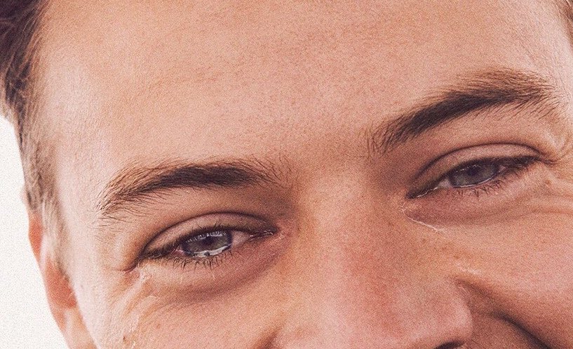 StyliinManips's tweet image. Louis fazendo 25 anos e nós está como: 
#25YearsBeingOurHome #HappyBirthdayLouisTomlinson