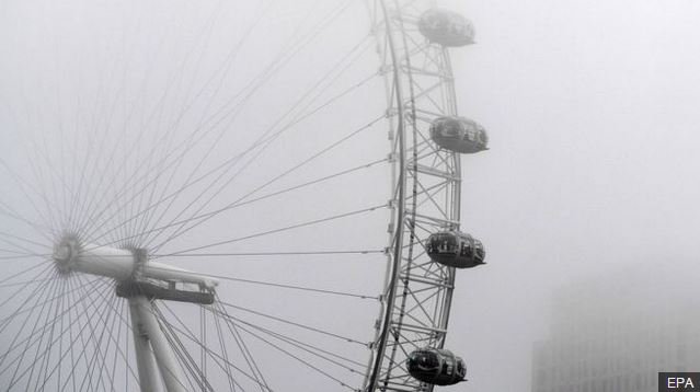 BBCLondonNews's tweet photo. Flight delays as fog hits London airports https://t.co/oz1kfrngoS https://t.co/b2cZJzuyEC