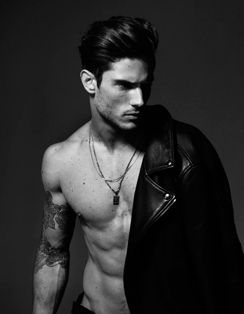 Modelo proveniente de Murcia, España. ¿RT para darme a conocer?, gracias!.

~~Rol medio/Extenso.~~

~~ #FreeRol
~~ #SexRol