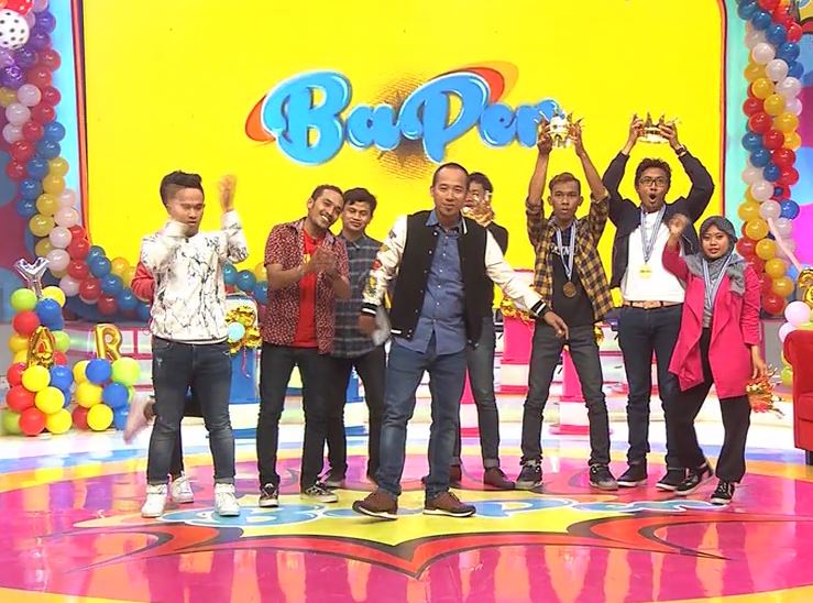 dahSyatMusik's tweet photo. Wohoooo selamat buat Tim @gilbhas sebagai pemenang di Baper episode spesial Tahun baru, yeaaaay
#BaperStandUp https://t.co/zaigJ78dxE