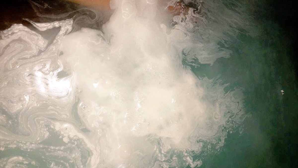 veroyolanda_'s tweet photo. Best boyfriend ever awarded goes to @DuFlockaBerto @lushcosmetics 😍😍😍#lushcosmetics #santainspace https://t.co/T35VD6wI0m