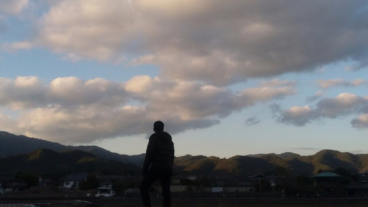 immaCHEWYou's tweet image. *While posing for the photo*
Dad: Wow naman! 

Feeling model!

Style mo bulok!

HAYYY 😭 #supportivedad