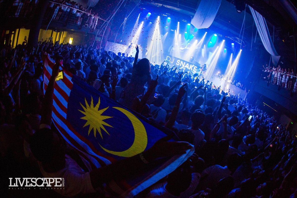 Livescapeasia's tweet photo. One stage, one voice, one nation! #Takemeback2016 https://t.co/YHKnSi26I1