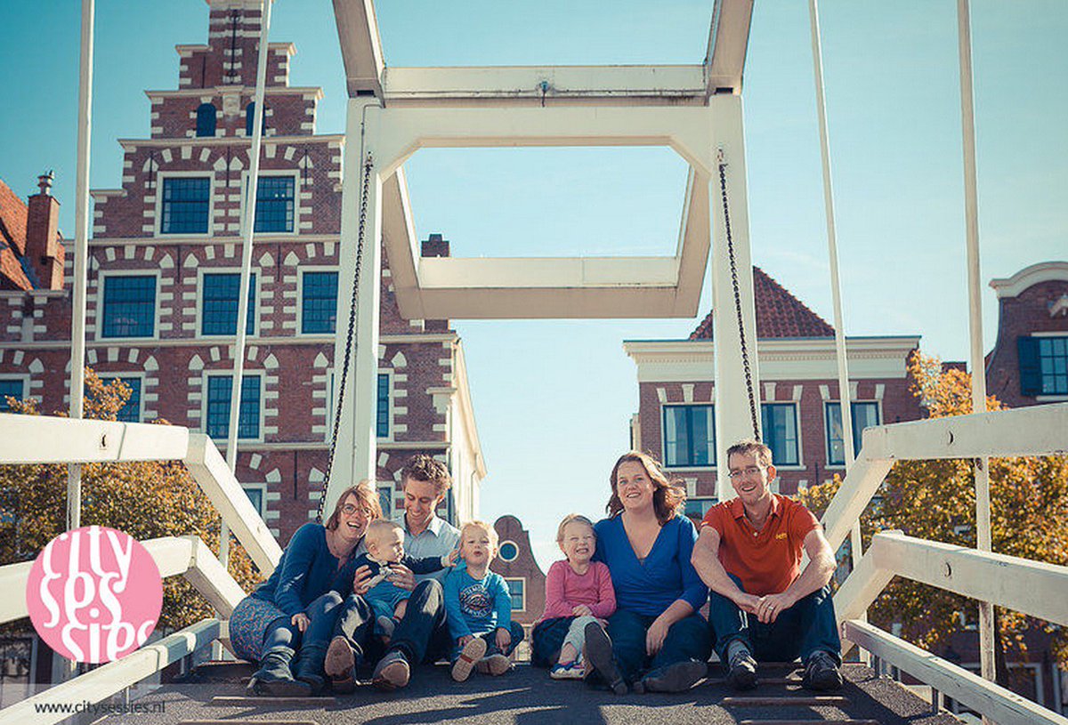 Gezellige familie shoot in Haarlem, door CityBird Sharon! citysessies.nl/fotograaf/ntu-…