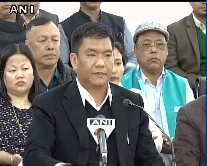 View image on Twitter