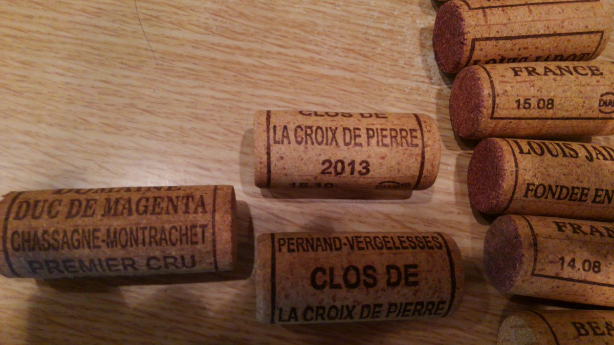 旭洋酒ソレイユワイン בטוויטר タカヒコさんに教えて貰って導入を決めたブショネが出ない保証のdiamコルク 保証期間とワインのクラスの関係が一目瞭然 藤枝の曽根酒店でルイ ジャドが各クラスあったから試しに聞いてみたらとってあったコルクを出してきてくれた 右