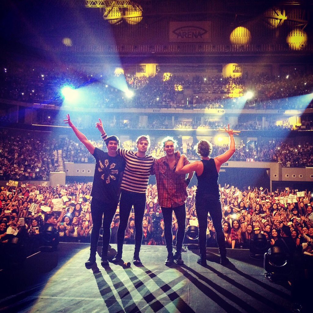 karzabrah's tweet photo. @mmilive @philconcerts SLFL MANILA!!! thank you for making it happen βΊ it's def the highlight of my year!! Thank you again #MMILive2016 https://t.co/xrhIAh5IY4