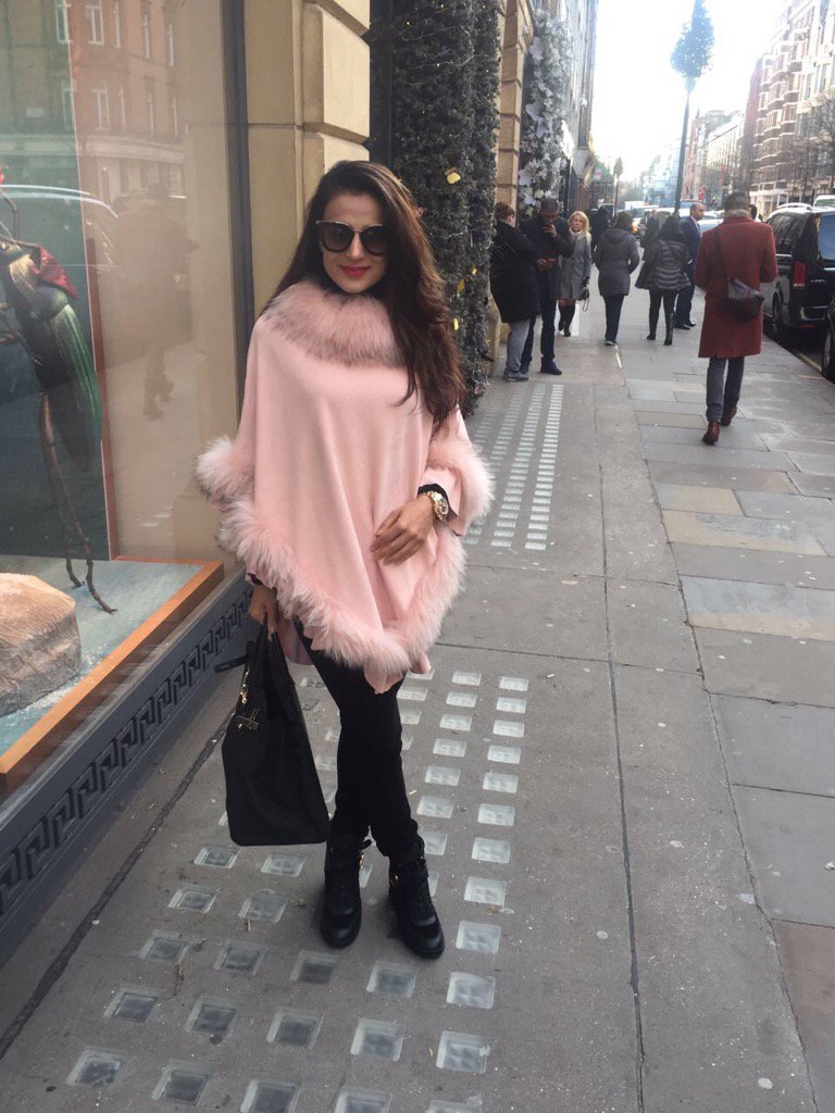 MagicOfCinema's tweet photo. Ravishing @ameesha_patel !!! https://t.co/okjMmTxlrD